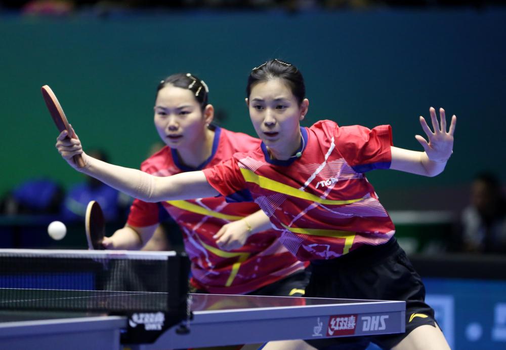 合肥狂风在CBA杯赛中以97-80击败江苏肯帝亚，创NBL首次大胜CBA球队纪录，引发热议。